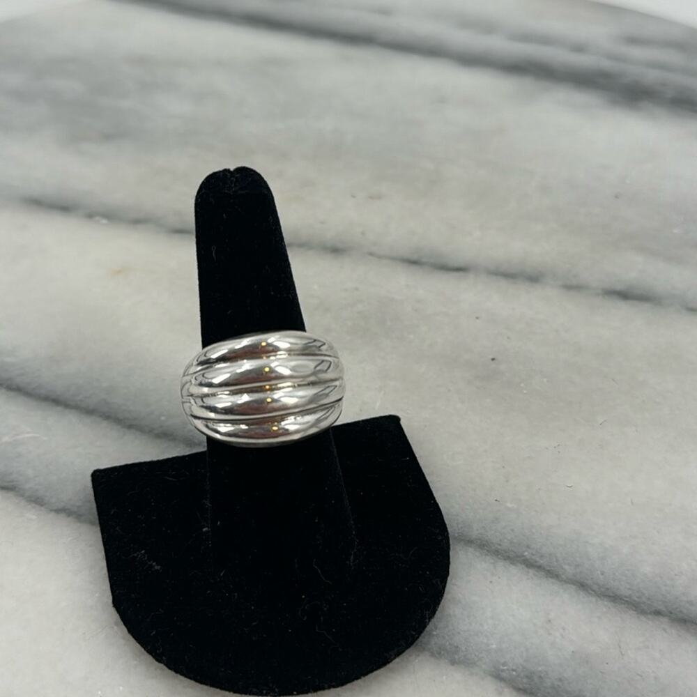 NWOT sterling silver puffy round wavy ring size 7.5